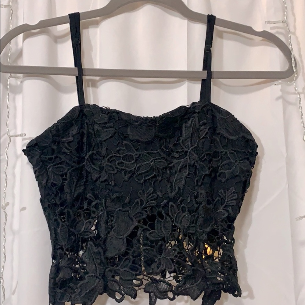 Embroidered crop top.